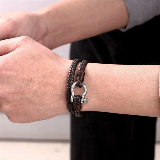 Bracelete em Couro Axe + Caixa de Madeira