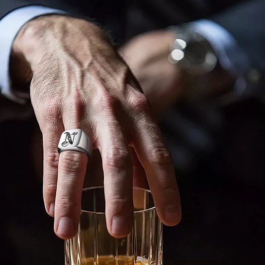 Anel Square Letra Inicial - Aço Inoxidável