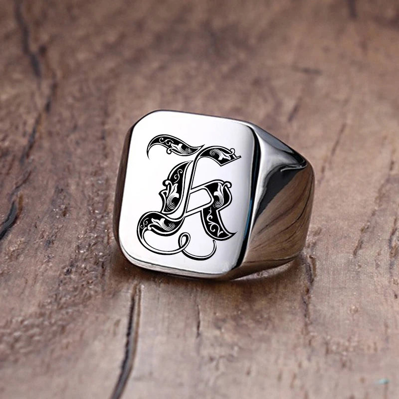 Anel Square Letra Inicial - Aço Inoxidável