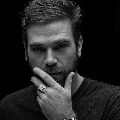 Anel Square Letra Inicial - Aço Inoxidável